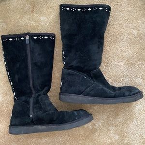 Black zip up uggs
